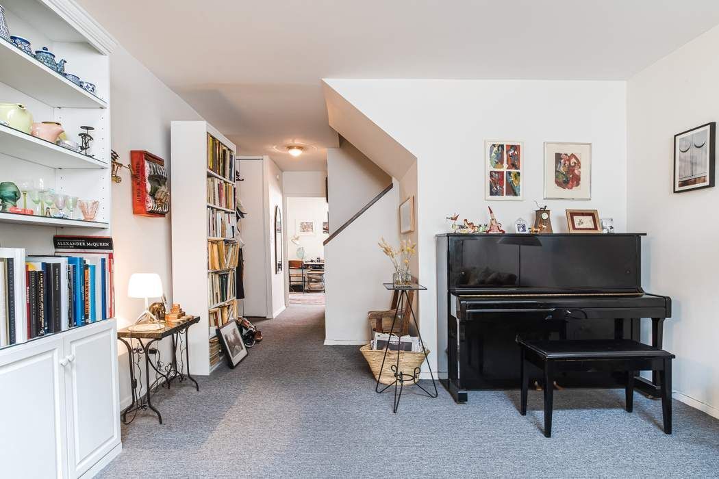 636 Washington Street, Unit 4B Manhattan, NY 10014 - Photo 12 of 25