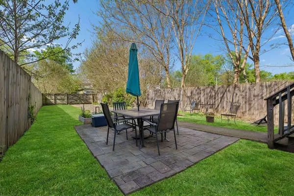 $2,400 | 16031-2 16th Avenue North, Nashville, TN 37208