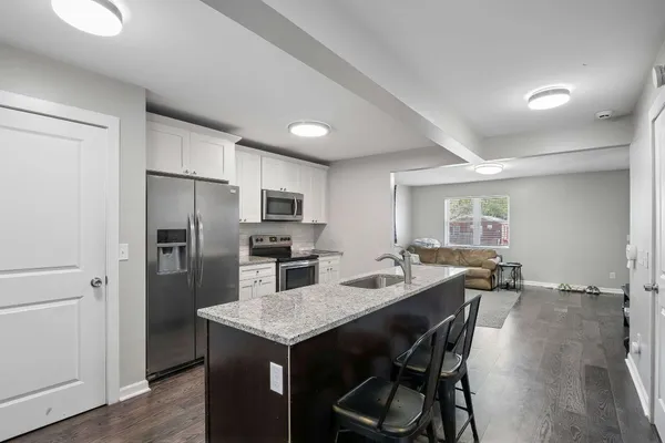 $2,400 | 16031-2 16th Avenue North, Nashville, TN 37208