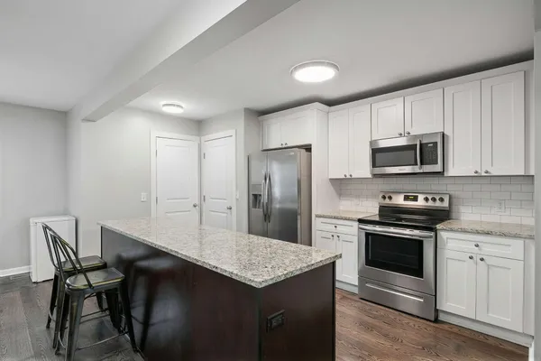 $2,400 | 16031-2 16th Avenue North, Nashville, TN 37208