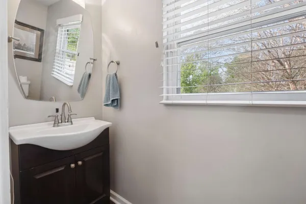 $2,400 | 16031-2 16th Avenue North, Nashville, TN 37208