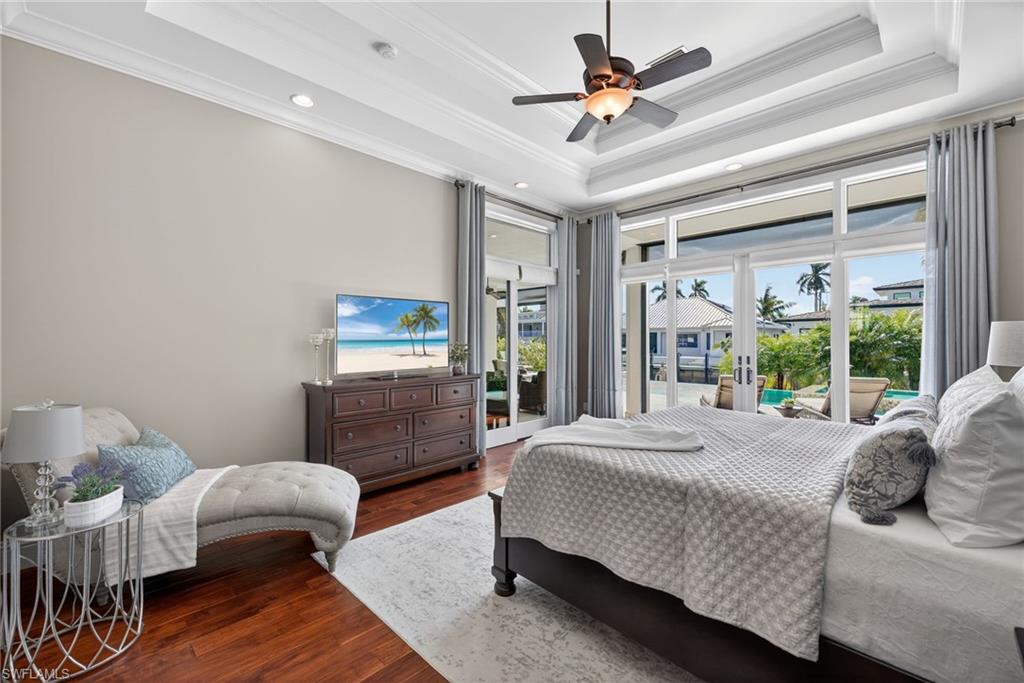 1330 Marlin Drive Naples, FL 34102 - Photo 20 of 44 Primary first floor bedroom