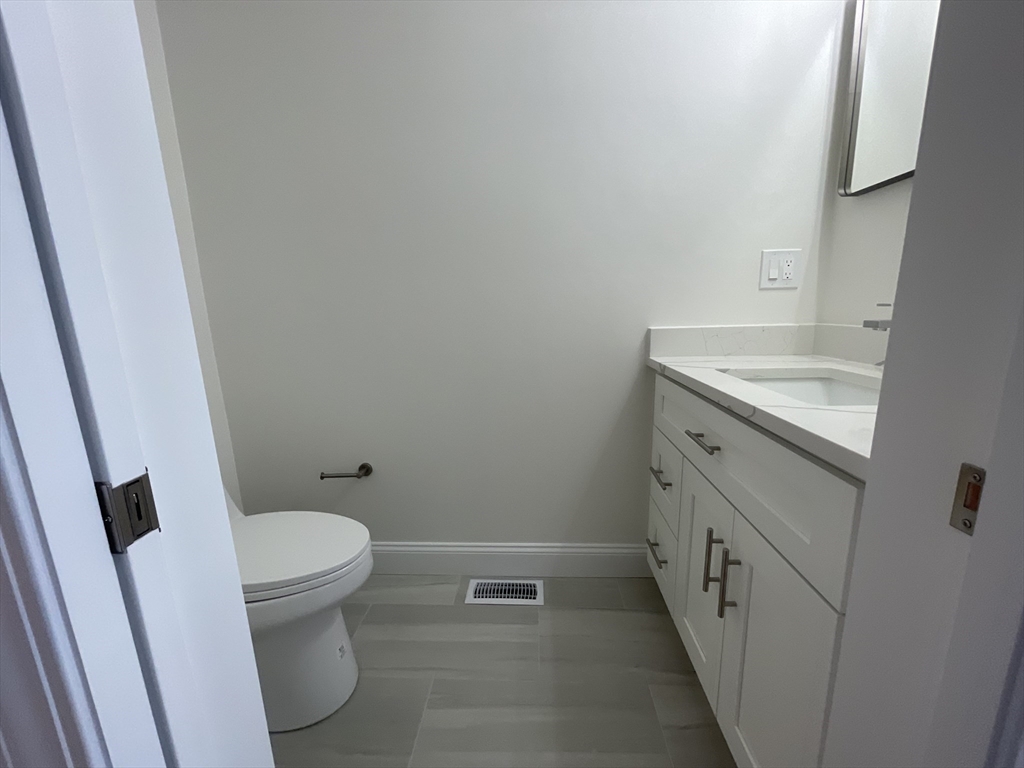 40 Everett Street, Unit 2 Everett, MA 02149 - Photo 29 of 33