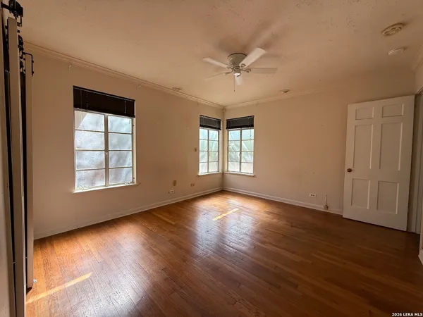 $1,300 | 230 East Mulberry Avenue, Unit 1, San Antonio, TX 78212