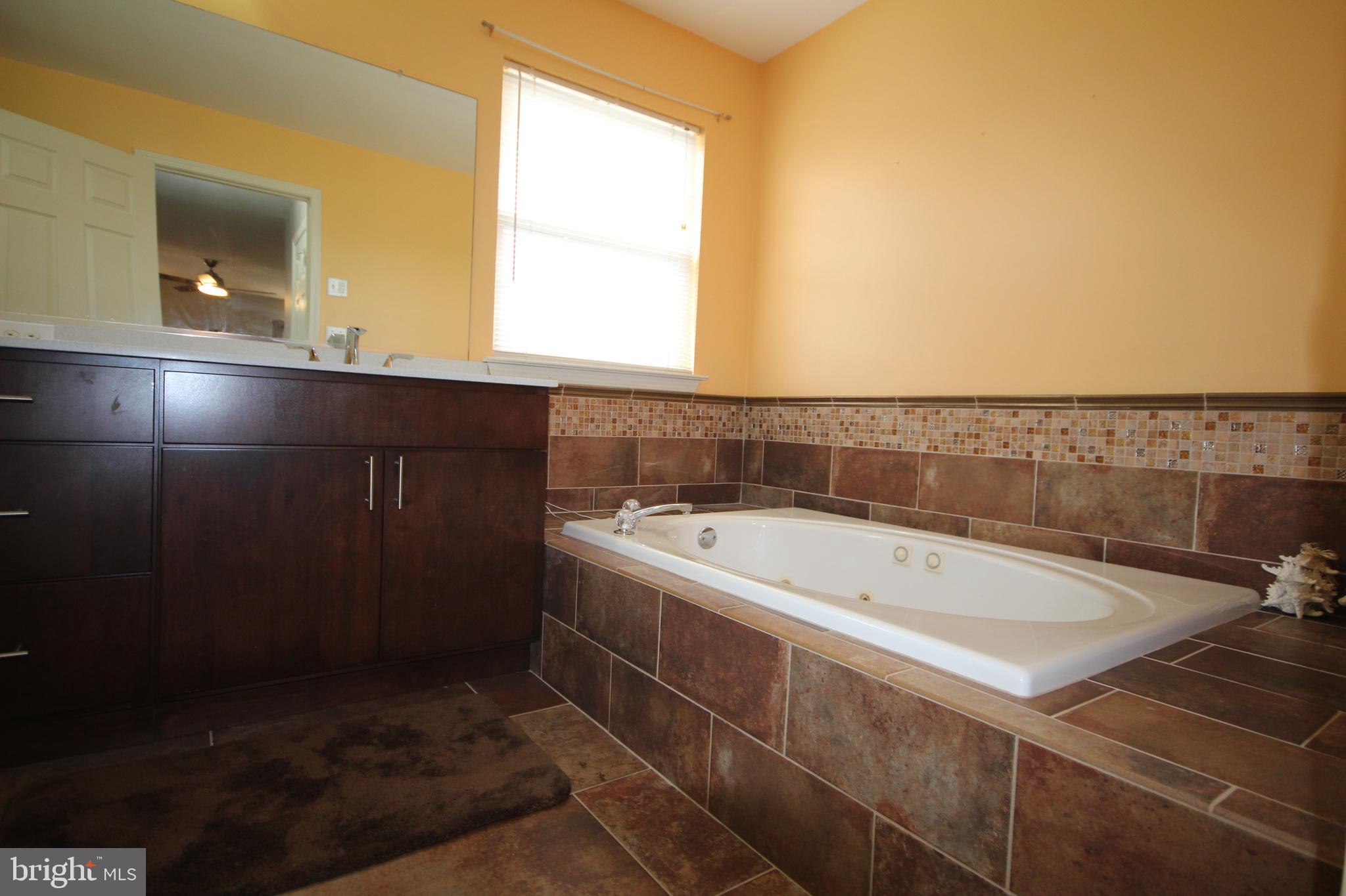 33 Manley Road Pennington, NJ 08534 - Photo 18 of 33 Gallery Image 18