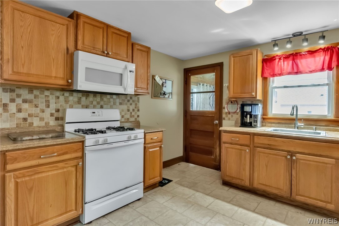 5974 Dover Road Hamburg, NY 14085 - Photo 6 of 42