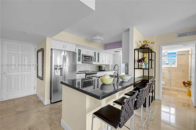 $590,000 | 3232 Southwest 22nd Street, Unit 501, Miami, FL 33145