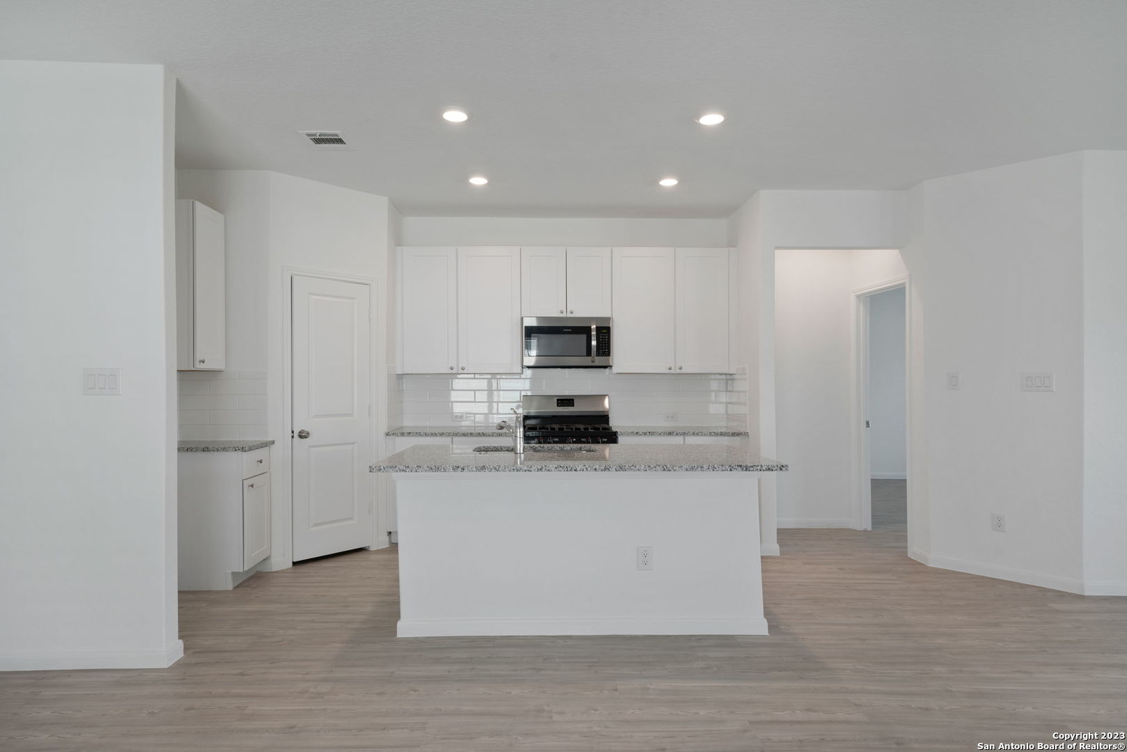 5822 Geronimo Way Seguin, TX 78155 - Photo 11 of 27