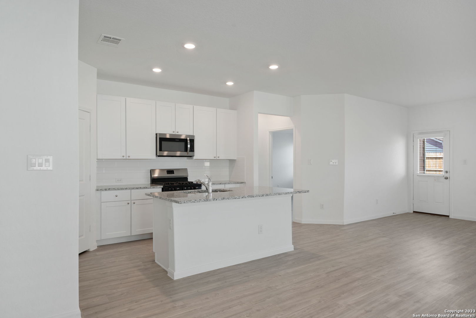 5822 Geronimo Way Seguin, TX 78155 - Photo 12 of 27