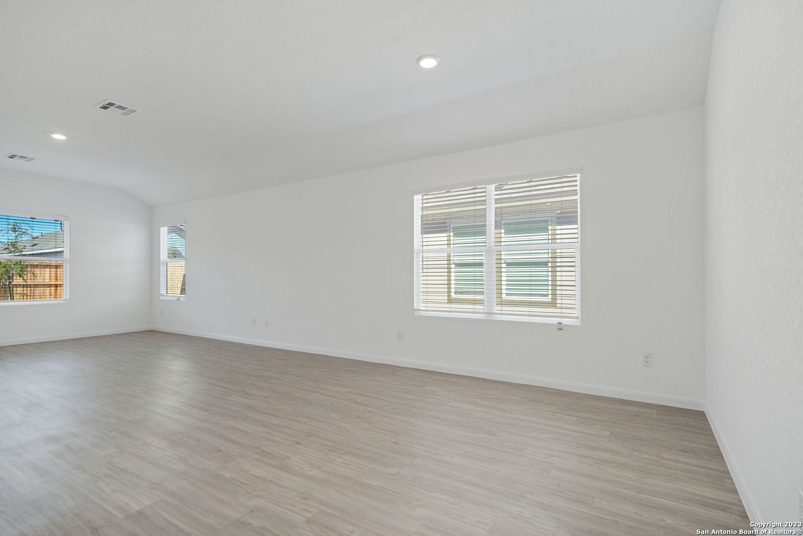 5822 Geronimo Way Seguin, TX 78155 - Photo 14 of 27