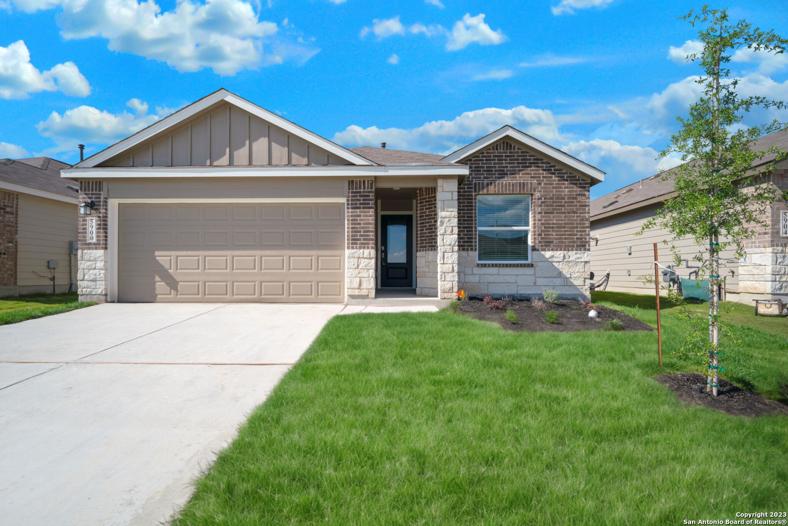 5822 Geronimo Way Seguin, TX 78155 - Photo 2 of 27