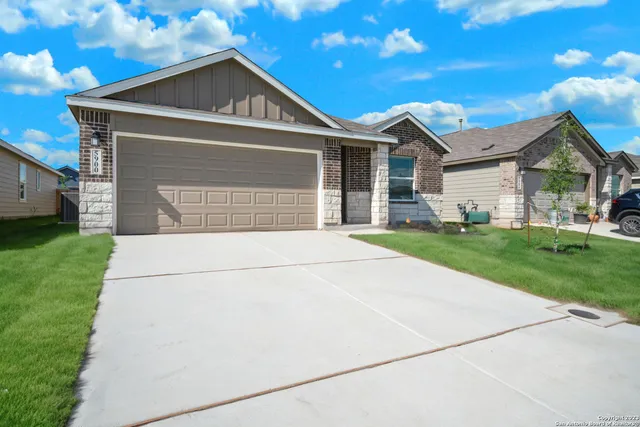 $1,695 | 5822 Geronimo Way, Seguin, TX 78155