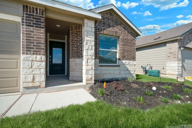 $1,695 | 5822 Geronimo Way, Seguin, TX 78155