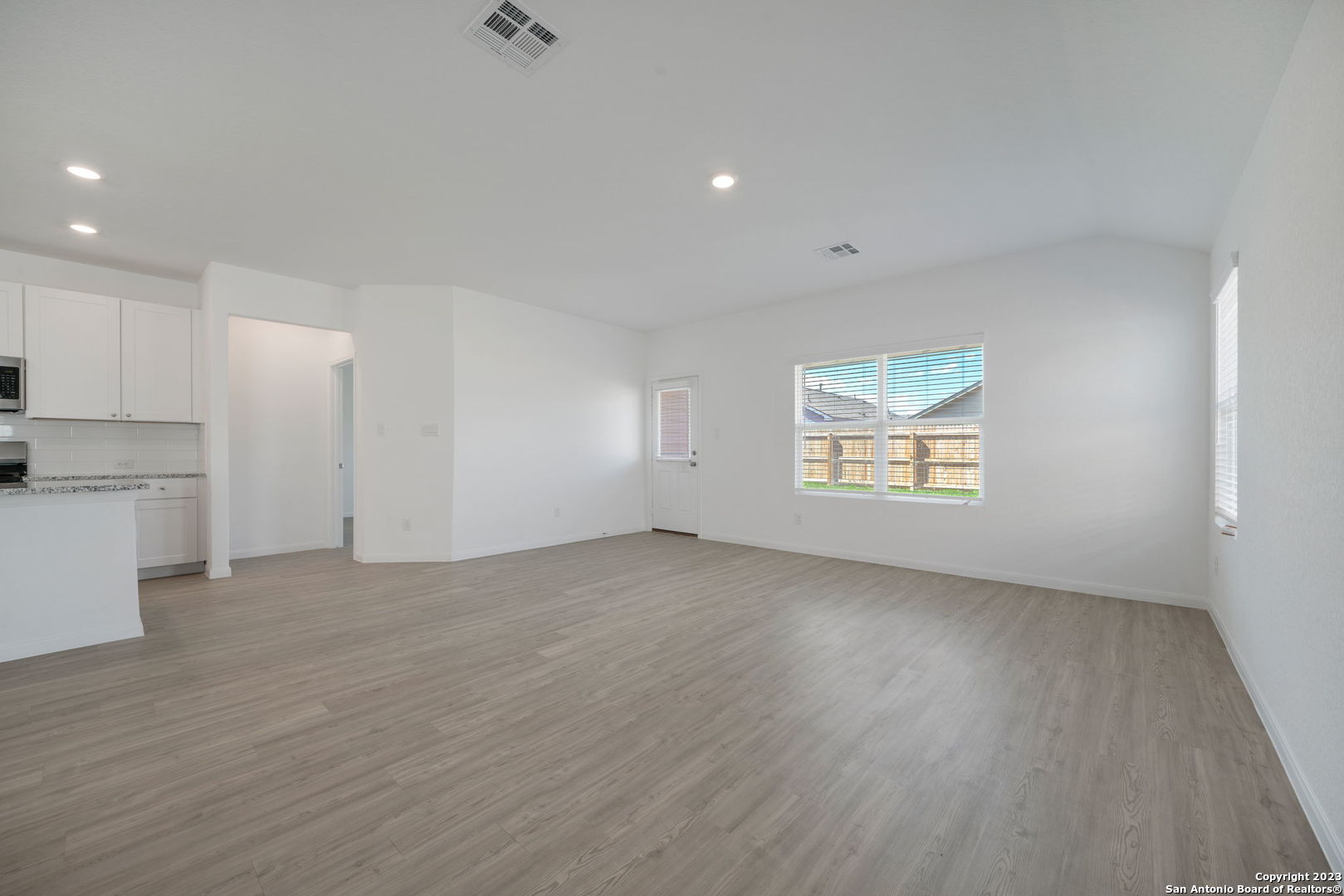 5822 Geronimo Way Seguin, TX 78155 - Photo 7 of 27