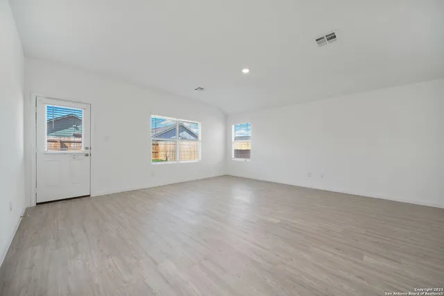 $1,695 | 5822 Geronimo Way, Seguin, TX 78155