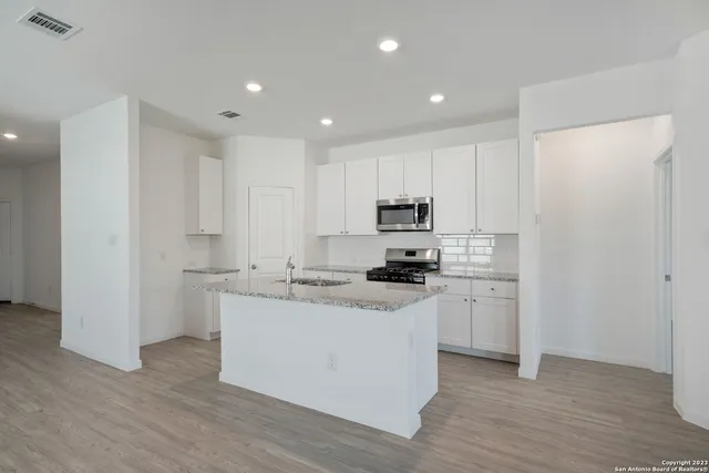 $1,695 | 5822 Geronimo Way, Seguin, TX 78155