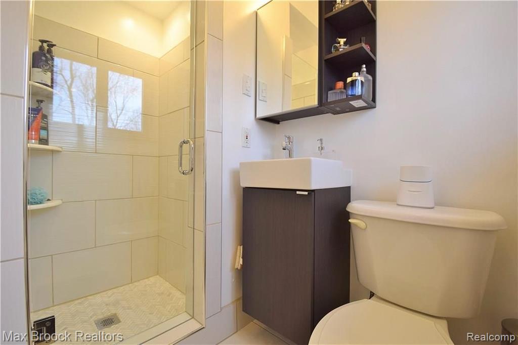 16157 Reedmere Avenue Beverly Hills, MI 48025 - Photo 9 of 19