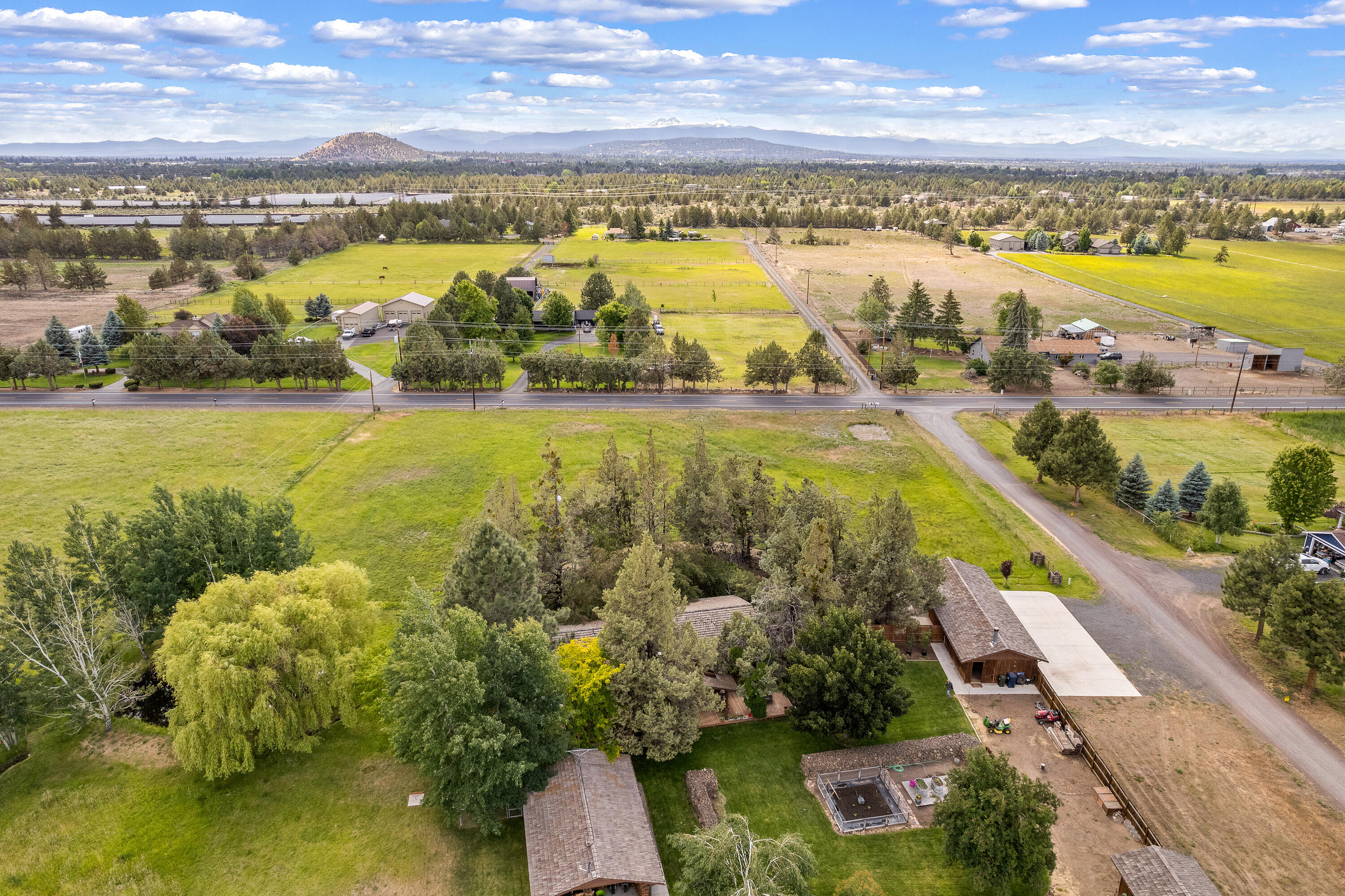 62636 Erickson Road Bend, OR 97701 - Photo 46 of 47 DJI_0953