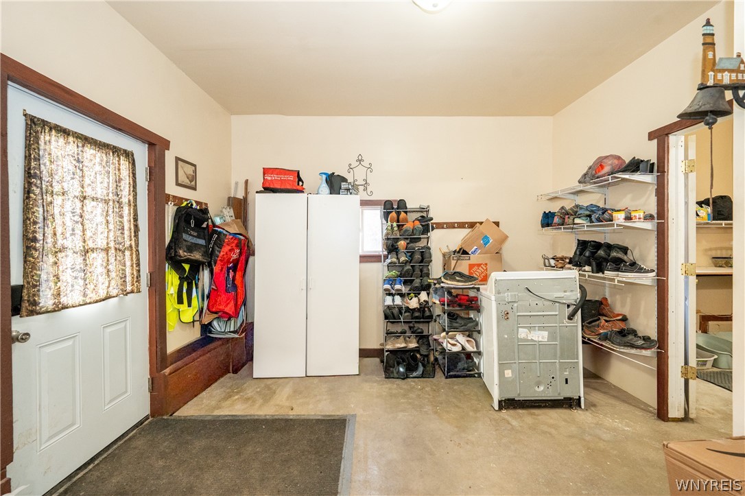 2255 New Jerusalem Road Eden, NY 14057 - Photo 16 of 34 Mud room