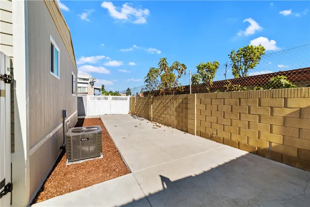 $149,000 | 9080 Bloomfield Avenue, Unit 285, Lakewood, CA 90630