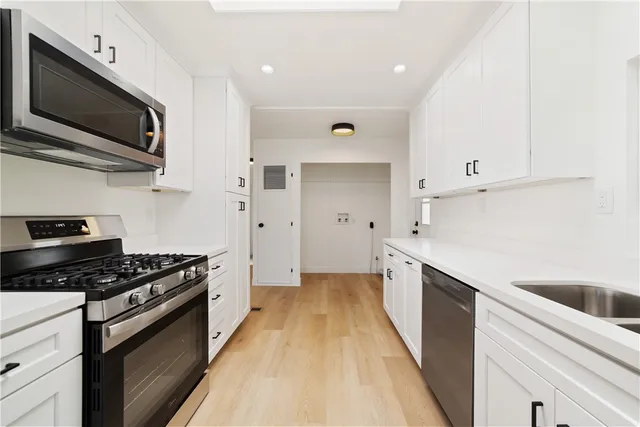 $149,000 | 9080 Bloomfield Avenue, Unit 285, Lakewood, CA 90630