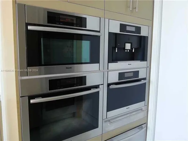 $4,000,000 | 900 Brickell Key Boulevard, Unit 2803, Miami, FL 33131