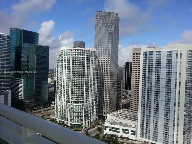 $4,000,000 | 900 Brickell Key Boulevard, Unit 2803, Miami, FL 33131