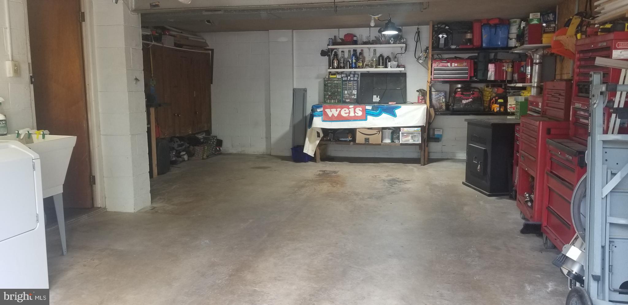 1807 Friedensburg Road Reading, PA 19606 - Photo 14 of 16 Garage