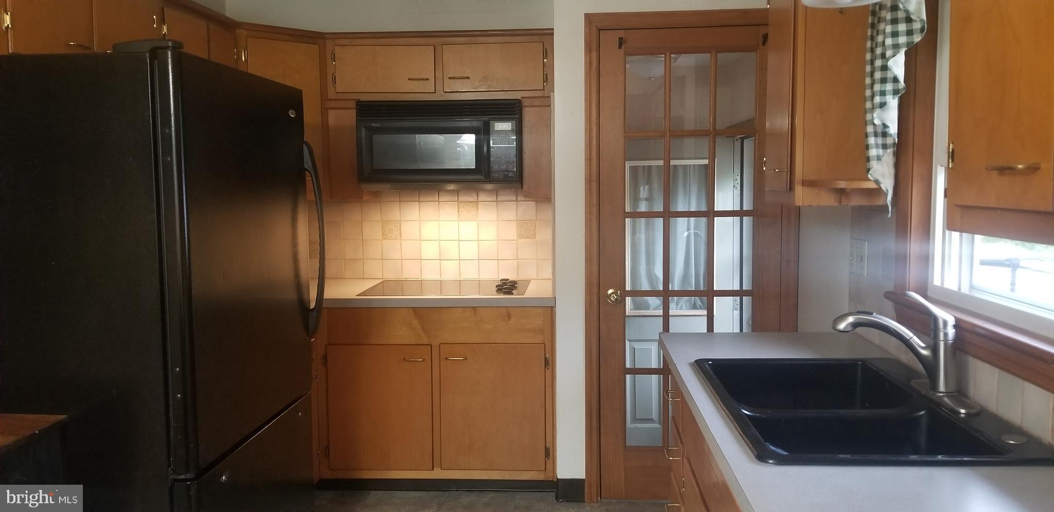 1807 Friedensburg Road Reading, PA 19606 - Photo 4 of 16 Kitchen