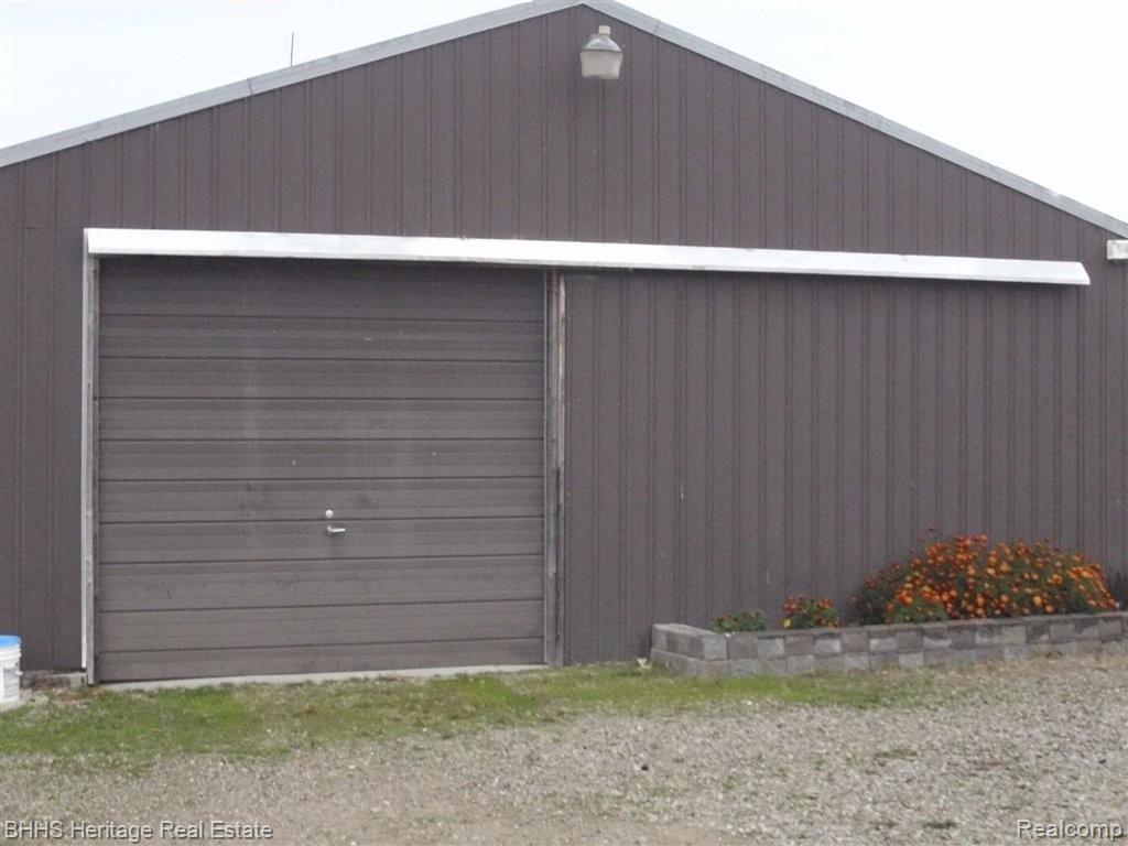 959 Fowlerville Road Fowlerville, MI 48836 - Photo 8 of 25 DSCI0232.JPG