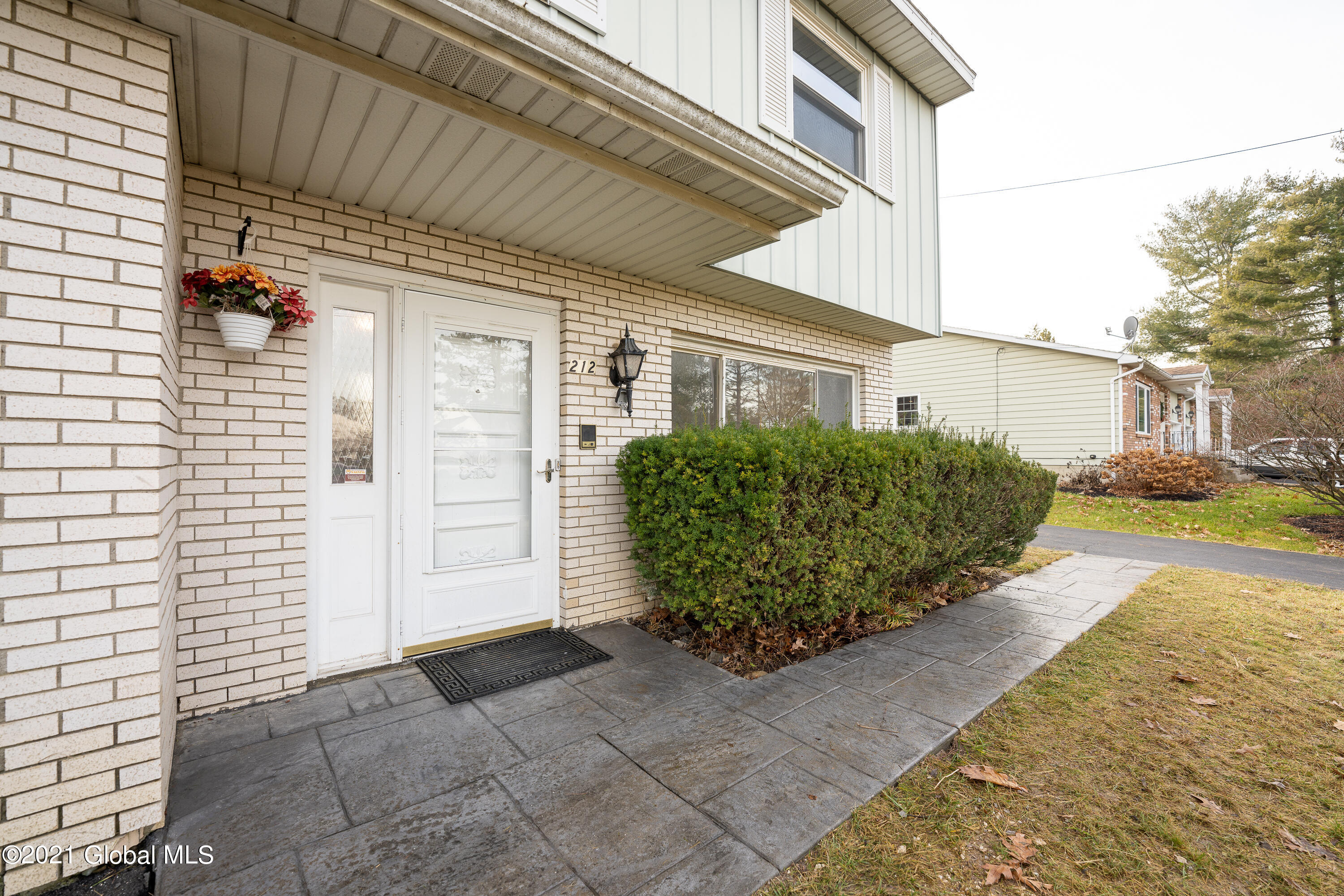 212 Krumkill Road Bethlehem, NY 12159 - Photo 3 of 22 0 Front 6