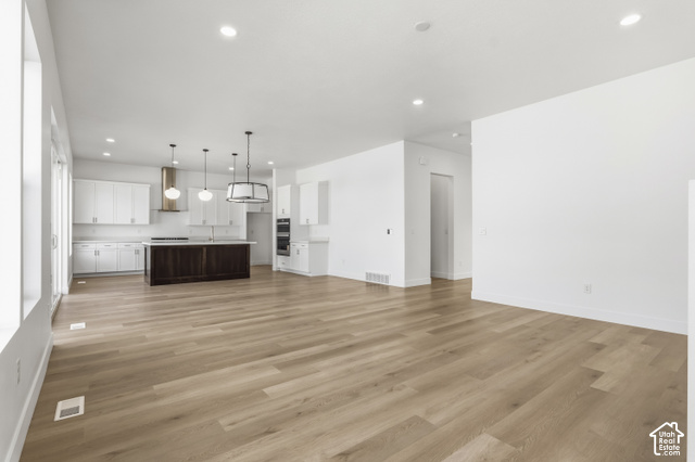 79 South Crimson Way West, Unit 307 Mapleton, UT 84664 - Photo 12 of 42 Living room