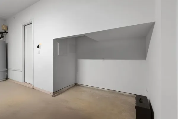 an empty room with closet