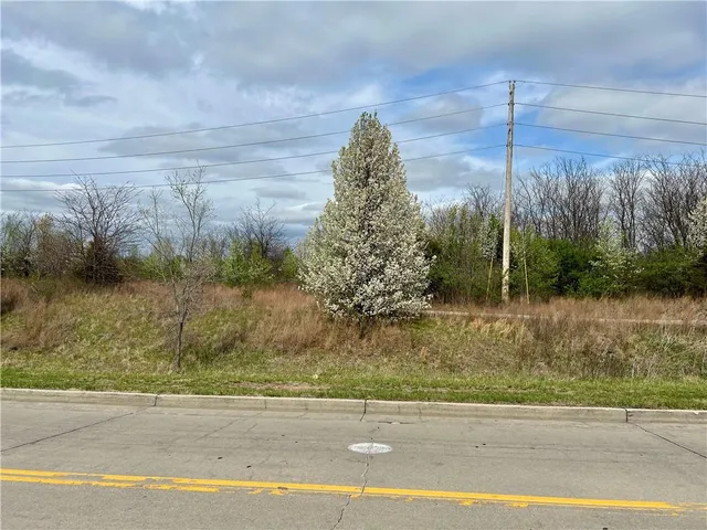 $950,000 | Northeast Jefferson Street Northeast, Blue Springs, MO 64014