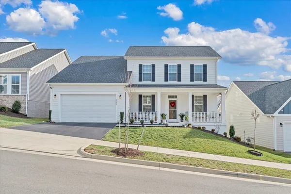 $499,450 | 2141 Kings Walk Drive Northeast, Roanoke, VA 24012