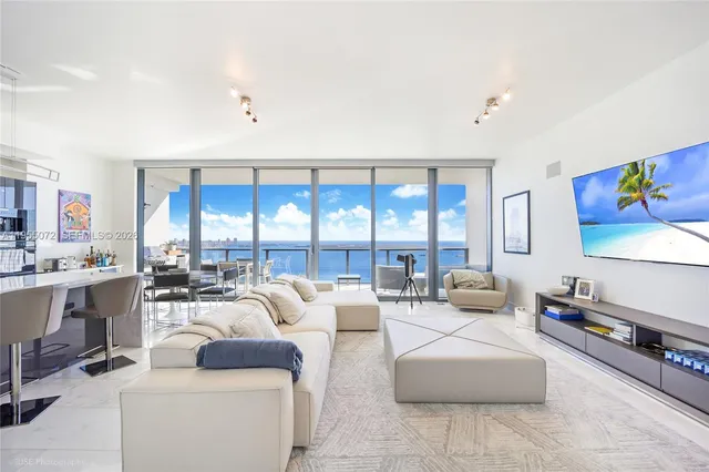 $2,350,000 | 1451 Brickell Avenue, Unit 3902, Miami, FL 33131