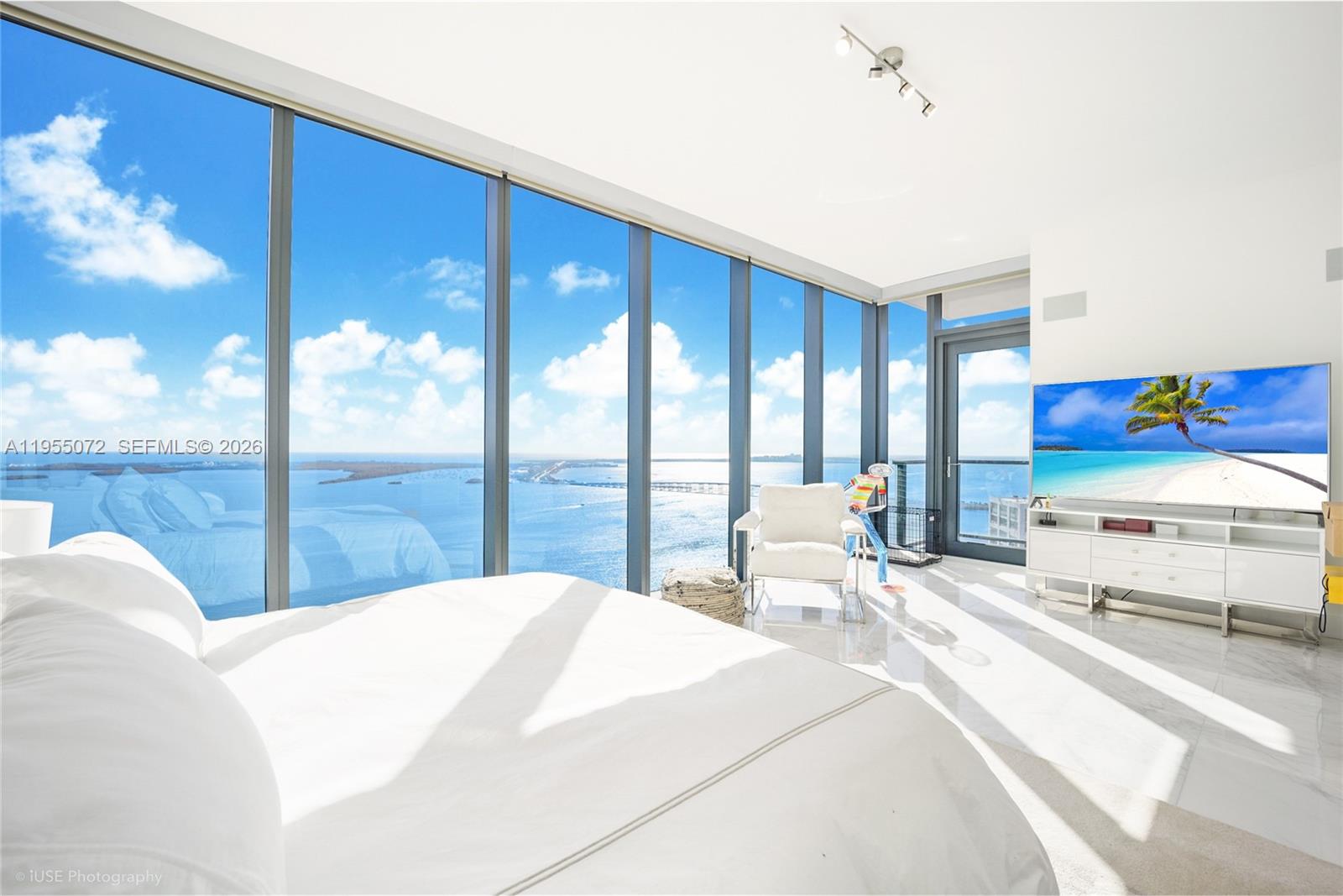 1451 Brickell Avenue, Unit 3902 Miami, FL 33131 - Photo 10 of 12 Primary