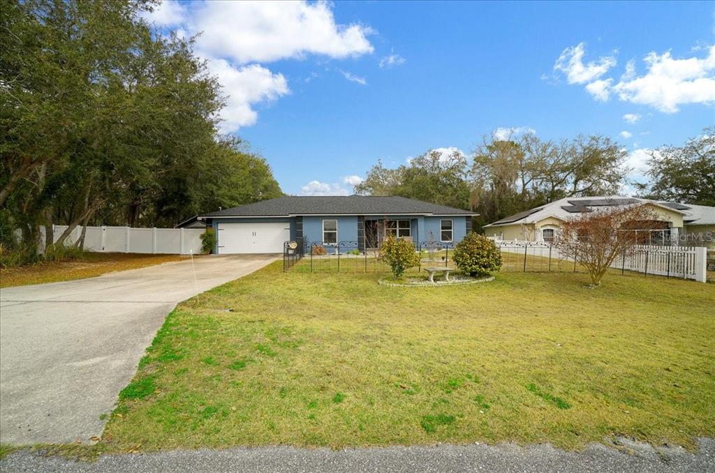 9 Pecan Radiel Ocala, FL 34472 - Photo 1 of 38