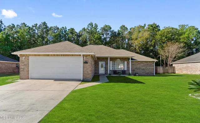 $255,000 | 6911 Pinehurst Drive, Ocean Springs, MS 39564