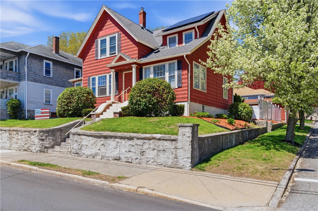 448 Gaskill Street Woonsocket, RI 02895 - Photo 3 of 44