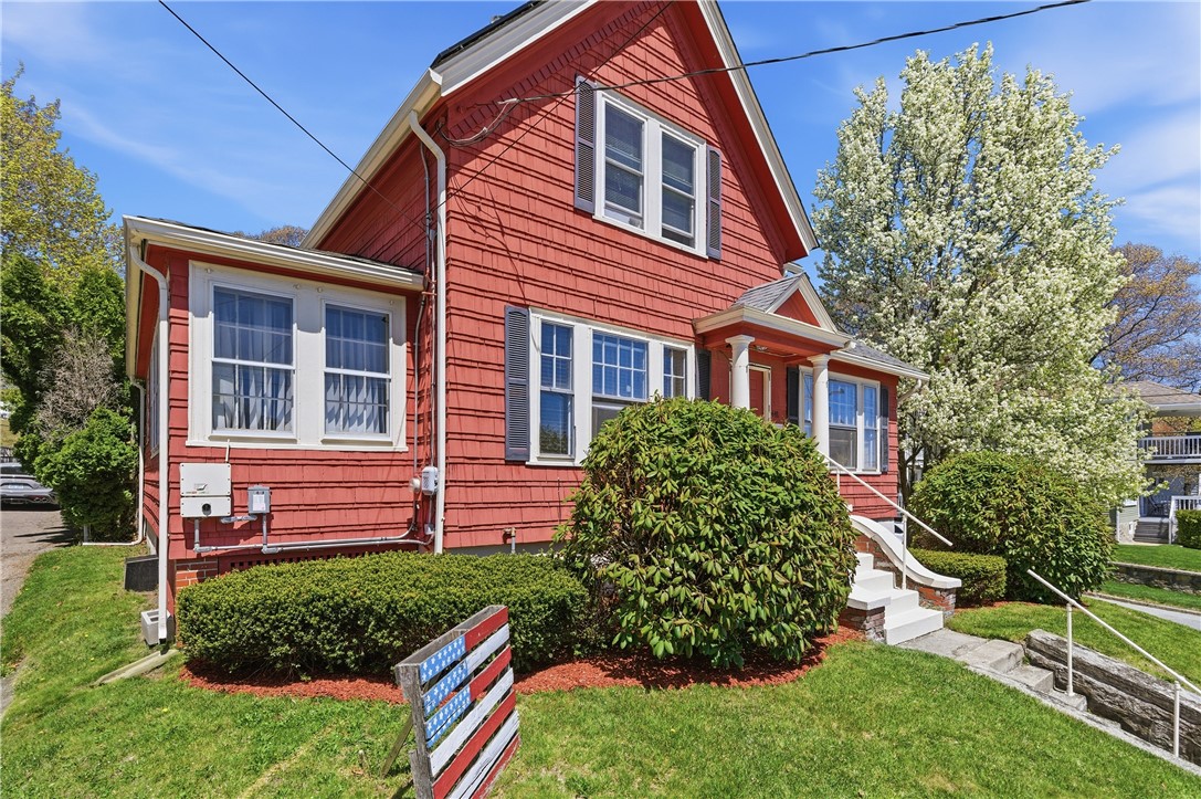 448 Gaskill Street Woonsocket, RI 02895 - Photo 4 of 44