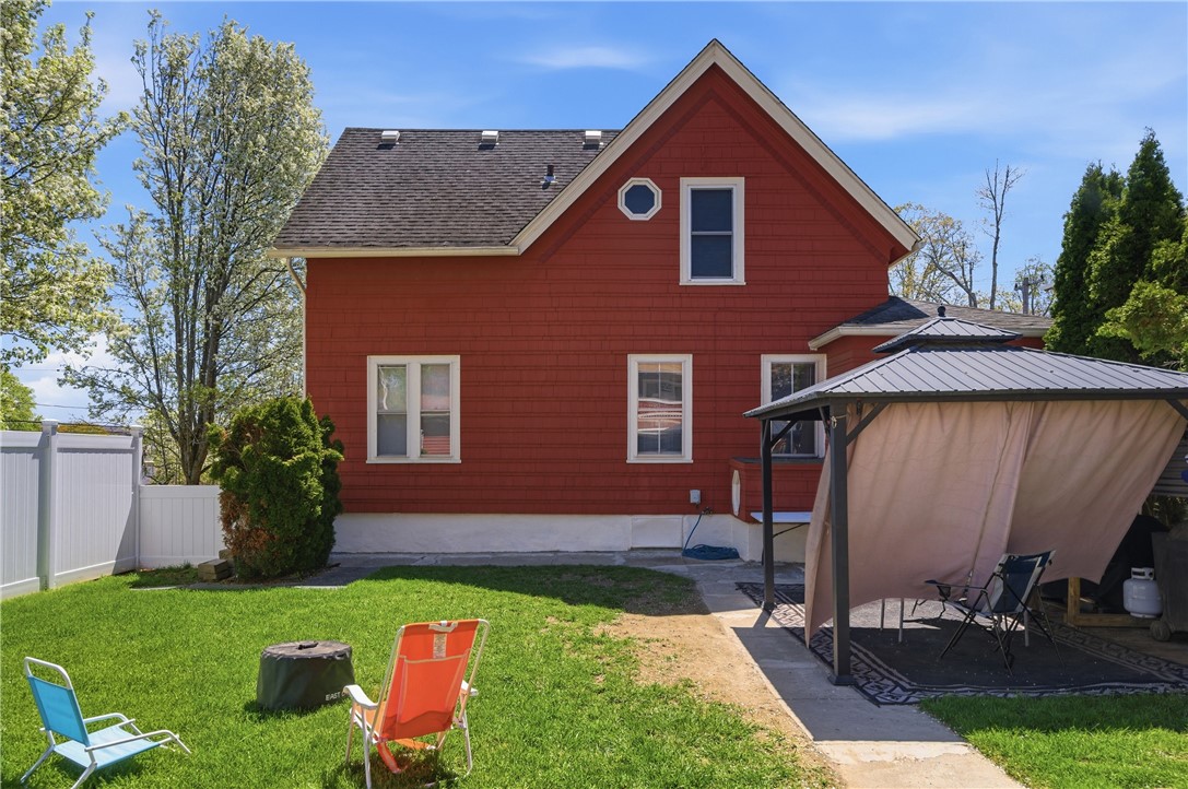 448 Gaskill Street Woonsocket, RI 02895 - Photo 7 of 44