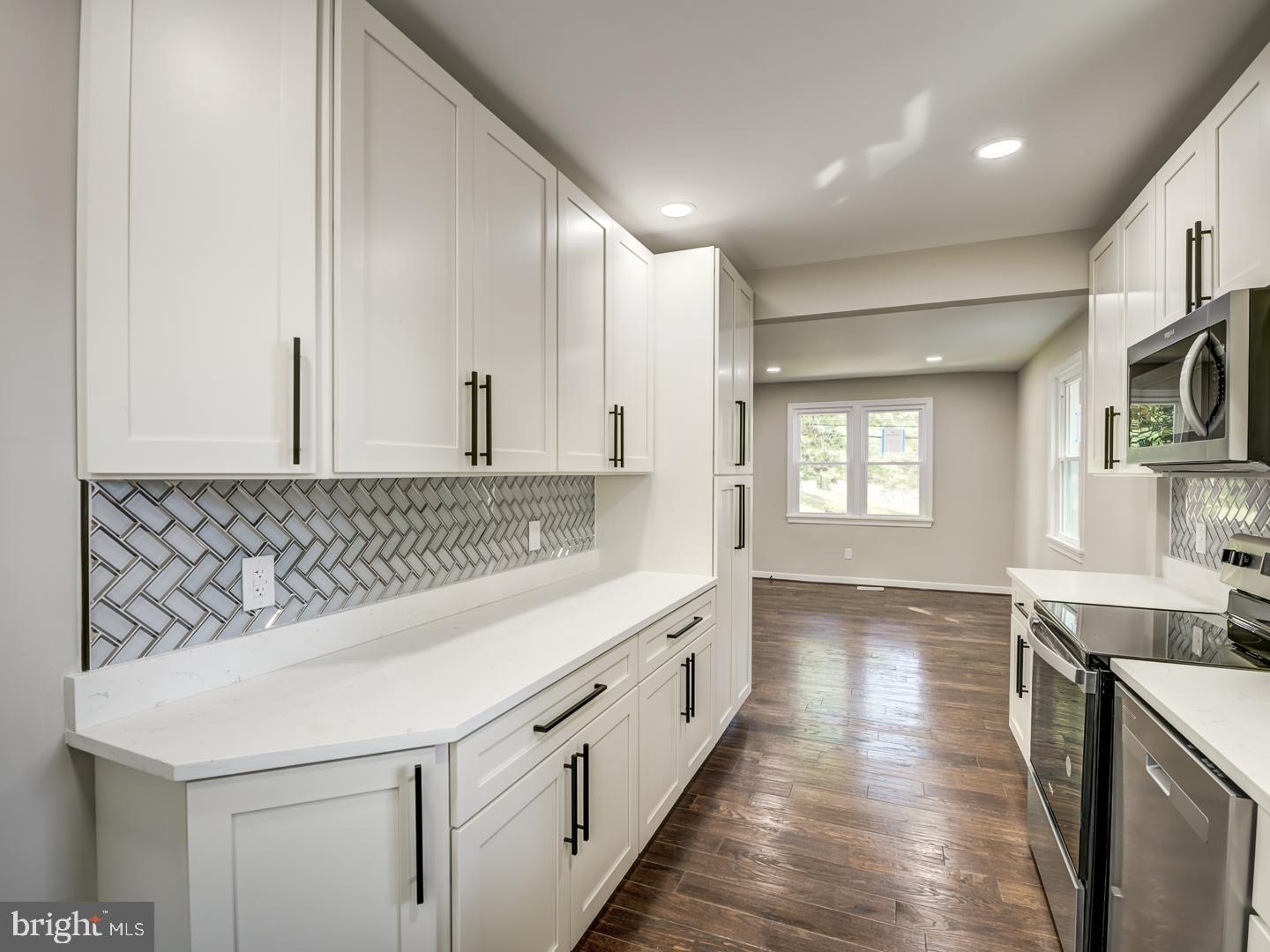 4804 Henderson Road Temple Hills, MD 20748 - Photo 5 of 61