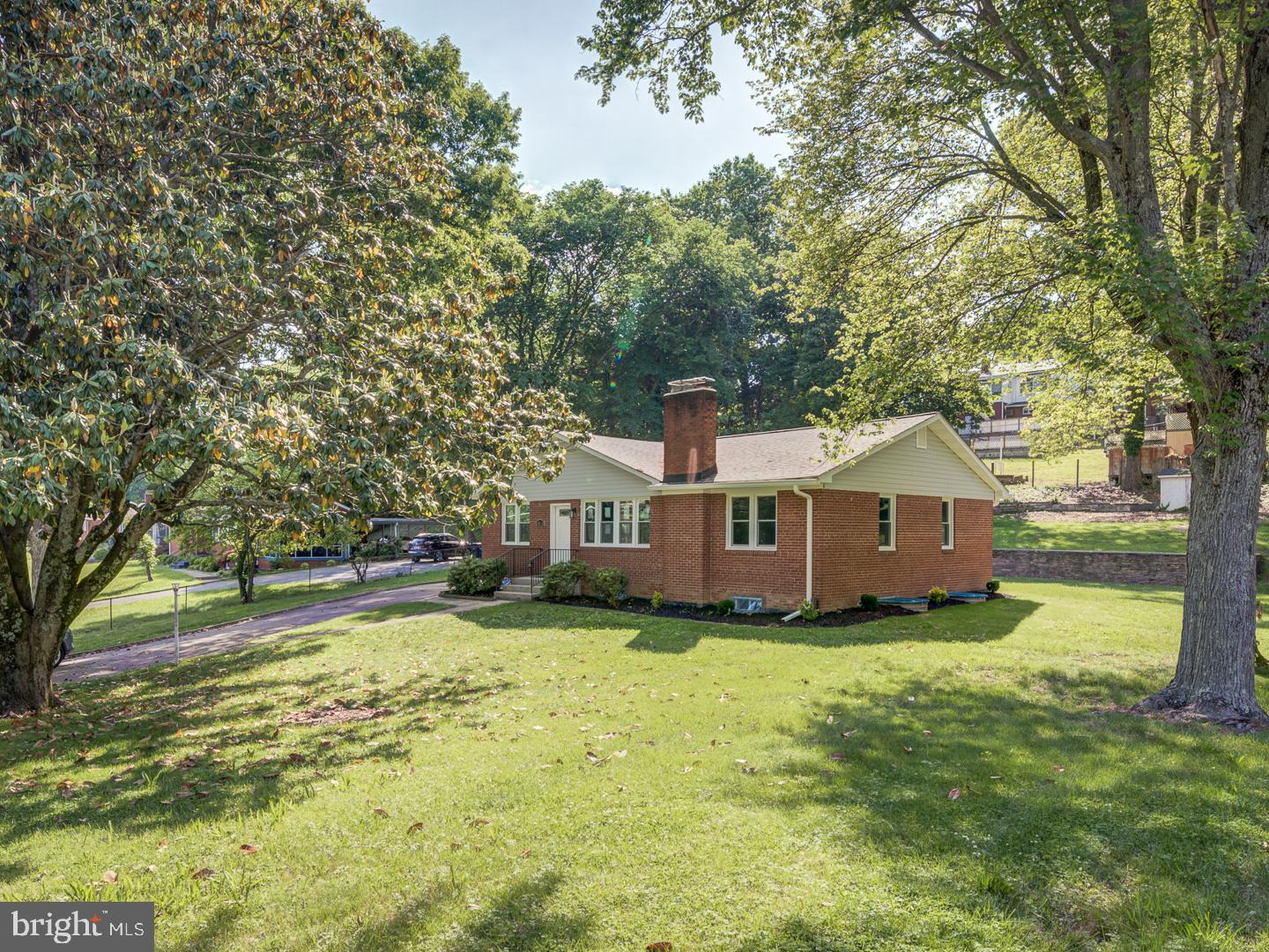 4804 Henderson Road Temple Hills, MD 20748 - Photo 9 of 61