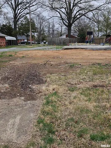 $12,500 | 618 South McKinley Street, Harrisburg, IL 62946