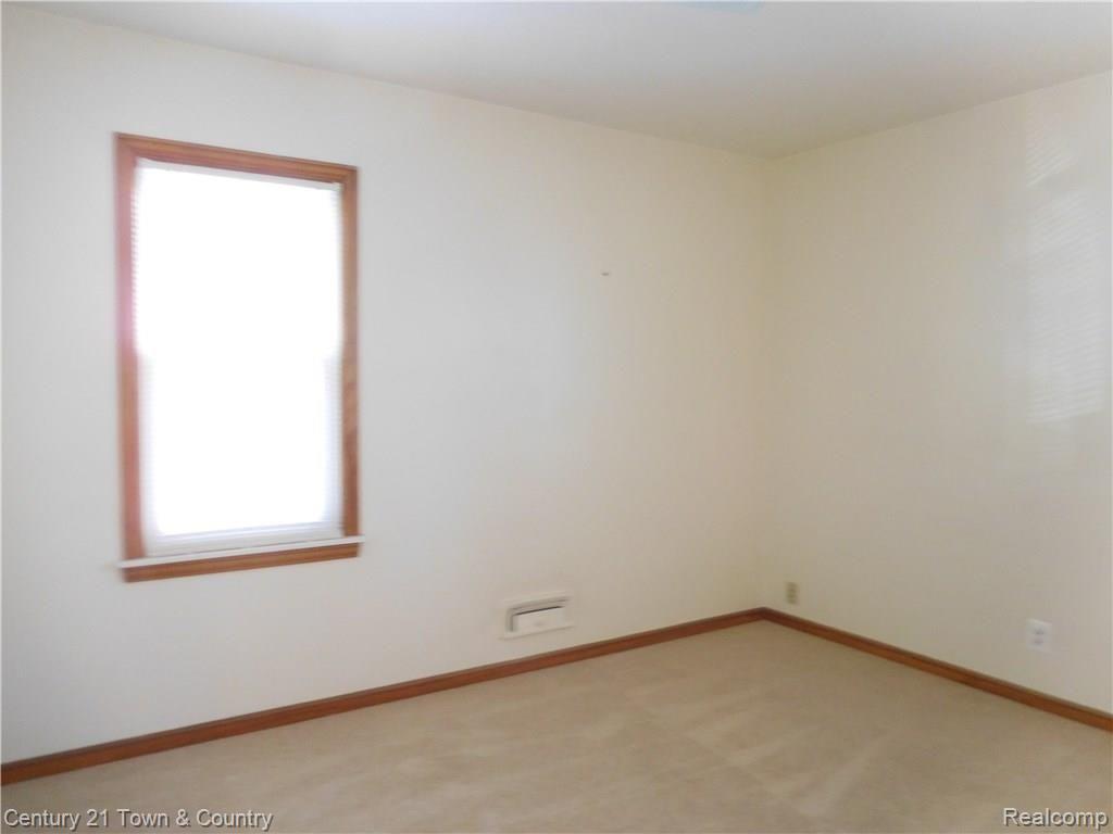 3914 West Thirteen Mile Road Royal Oak, MI 48073 - Photo 12 of 22