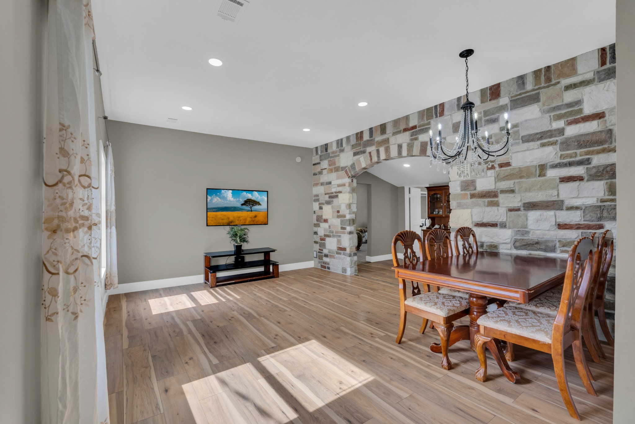320 West King Street Morrison, TN 37357 - Photo 10 of 29 a dining room with furniture and wooden floor