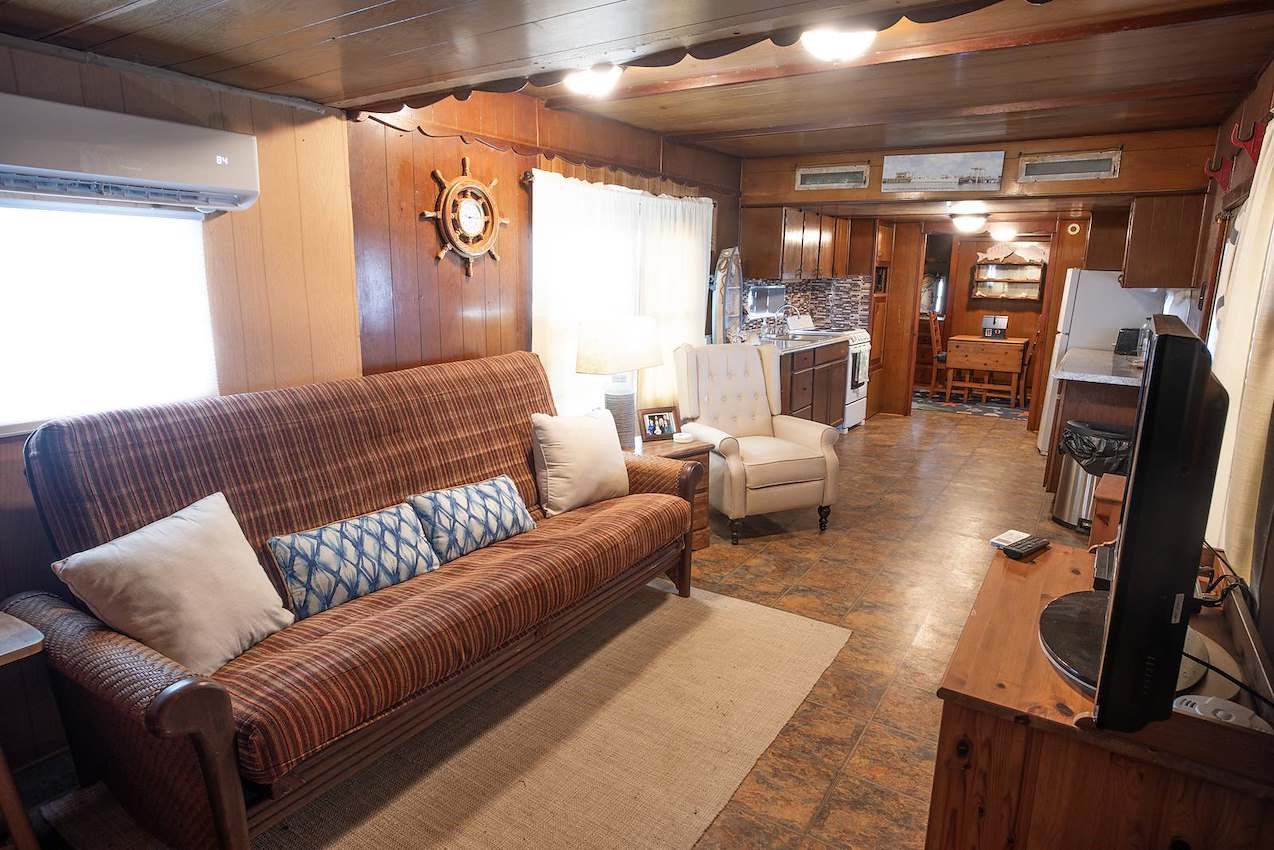201 Neptune Sargent, TX 77414 - Photo 6 of 20