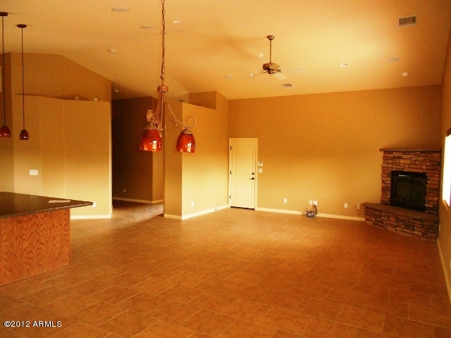 4937 East Amber Road Prescott, AZ 86301 - Photo 9 of 21 Living1
