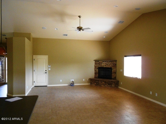 4937 East Amber Road Prescott, AZ 86301 - Photo 10 of 21 Living2